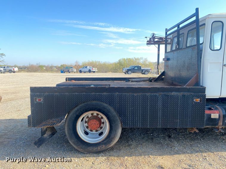 image for item KV9613 1986 Mack CS200P  flatbed truck