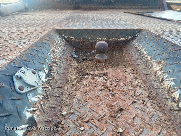 image for item KV9613 1986 Mack CS200P  flatbed truck