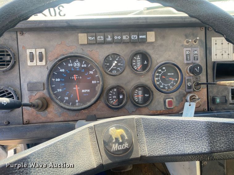 image for item KV9613 1986 Mack CS200P  flatbed truck