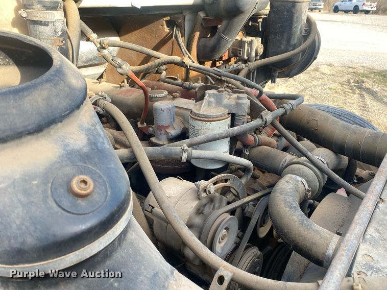 image for item KV9613 1986 Mack CS200P  flatbed truck