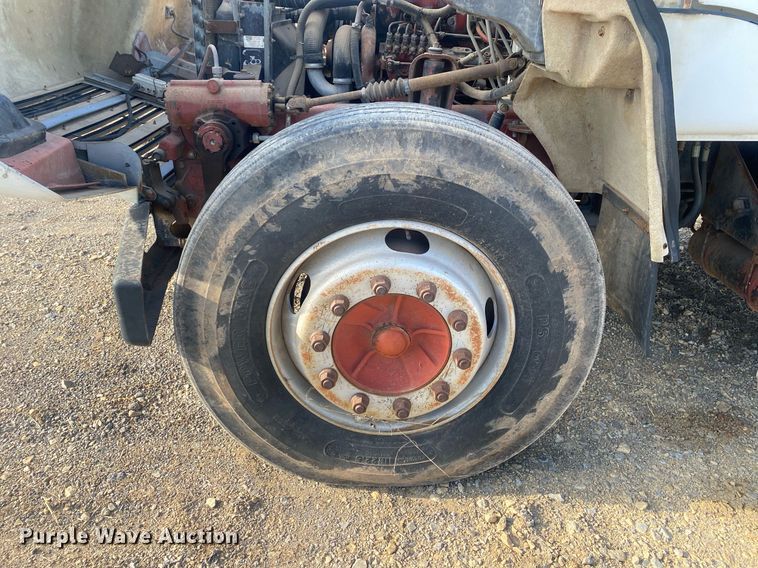 image for item KV9613 1986 Mack CS200P  flatbed truck