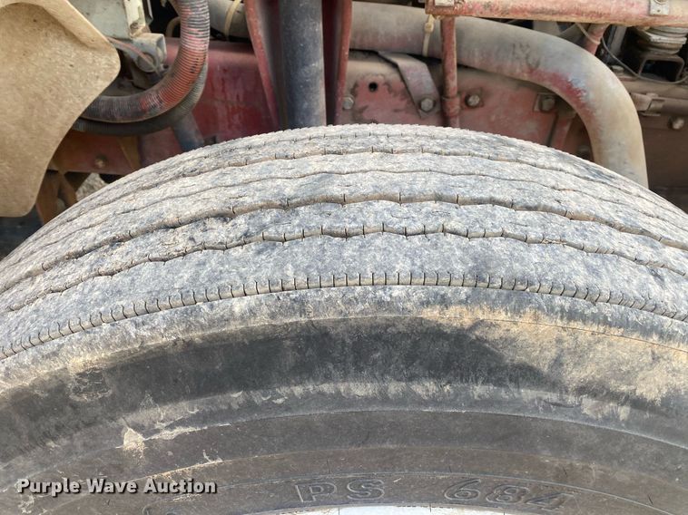 image for item KV9613 1986 Mack CS200P  flatbed truck