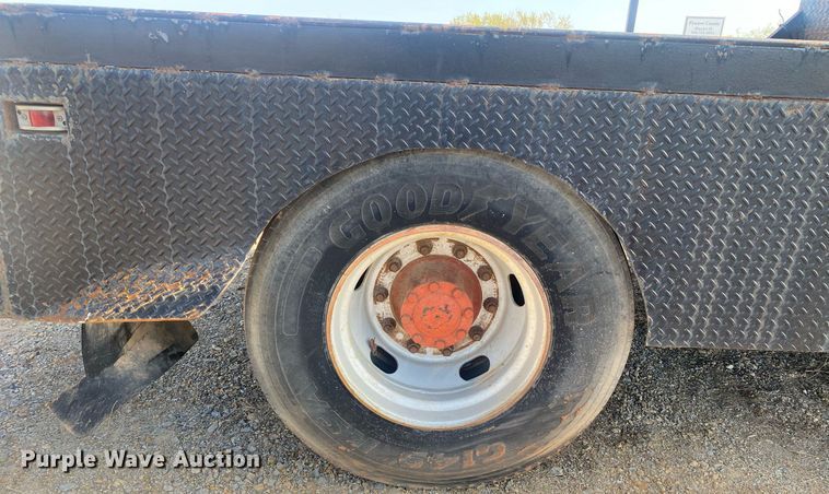 image for item KV9613 1986 Mack CS200P  flatbed truck