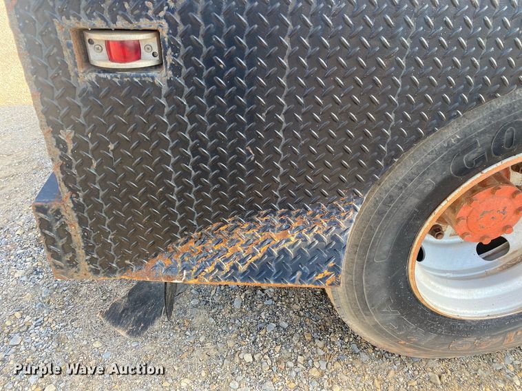 image for item KV9613 1986 Mack CS200P  flatbed truck