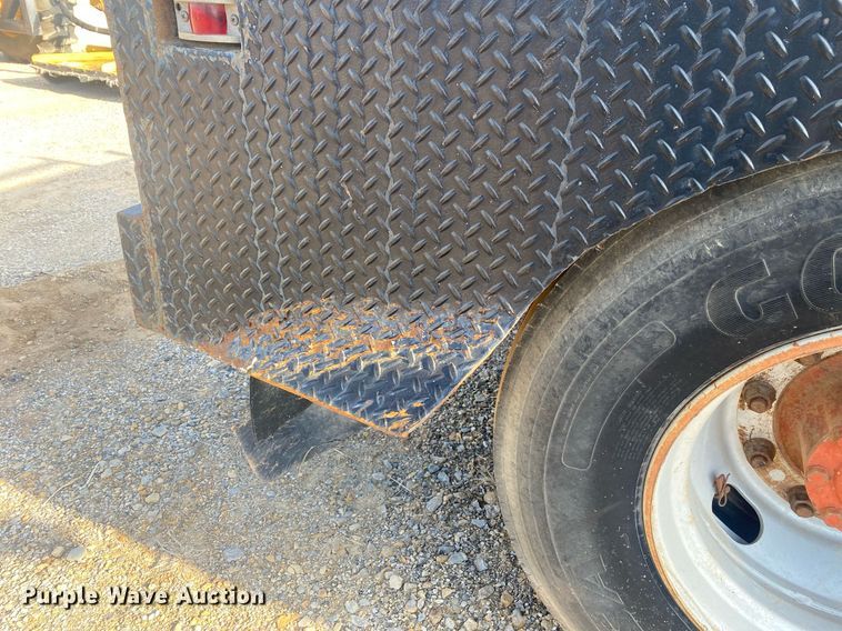 image for item KV9613 1986 Mack CS200P  flatbed truck