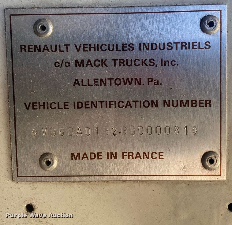 image for item KV9613 1986 Mack CS200P  flatbed truck