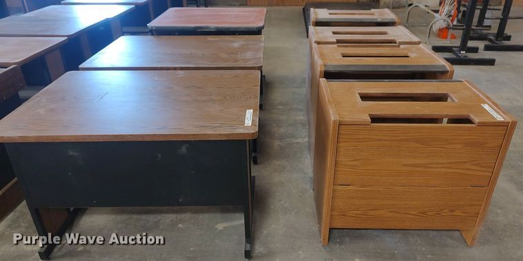 image for item LG9741 (7) desks