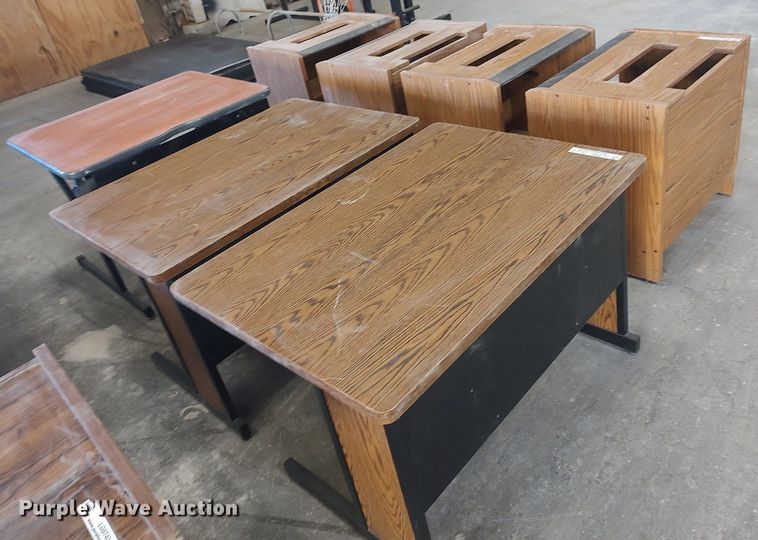 image for item LG9741 (7) desks