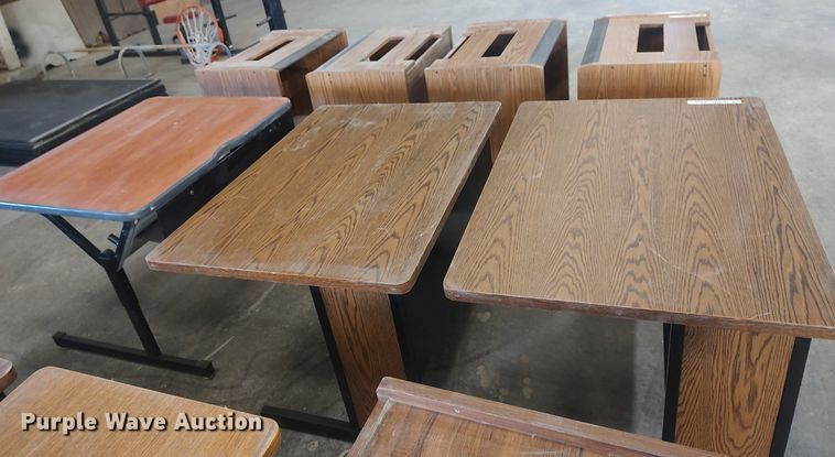 image for item LG9741 (7) desks