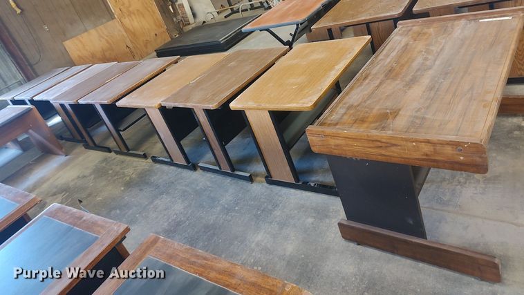 image for item LG9742 (9) desks