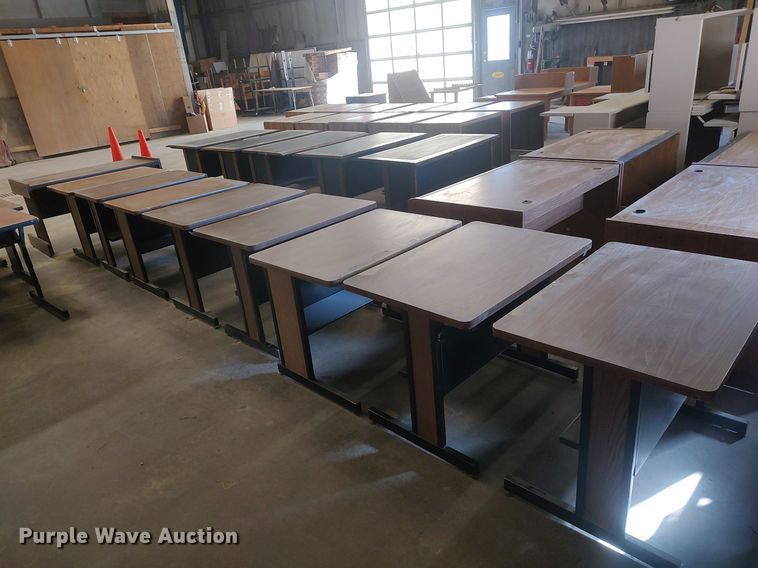 image for item LG9742 (9) desks