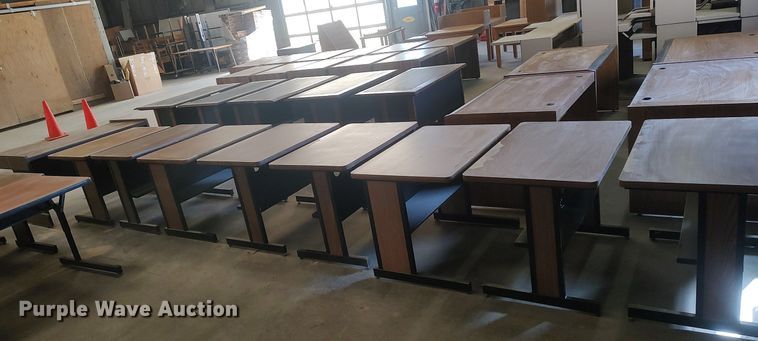 image for item LG9742 (9) desks