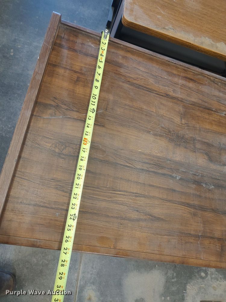 image for item LG9742 (9) desks