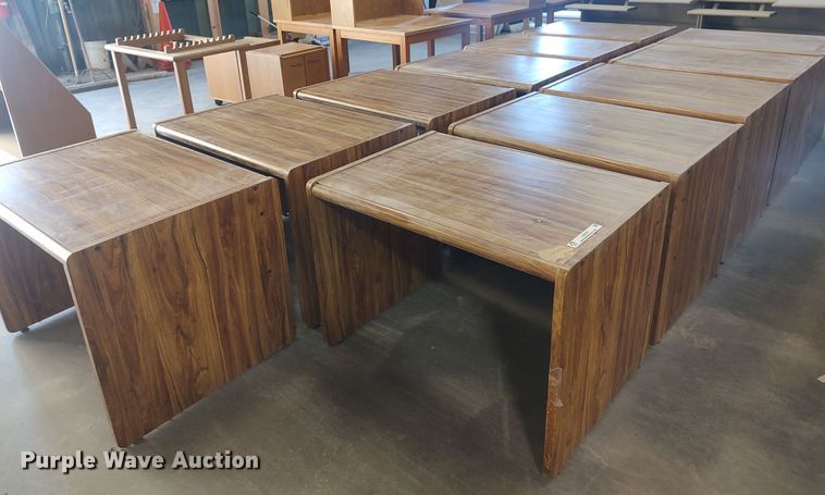 image for item LG9745 (11) desks