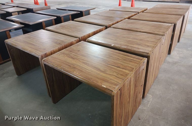 image for item LG9745 (11) desks