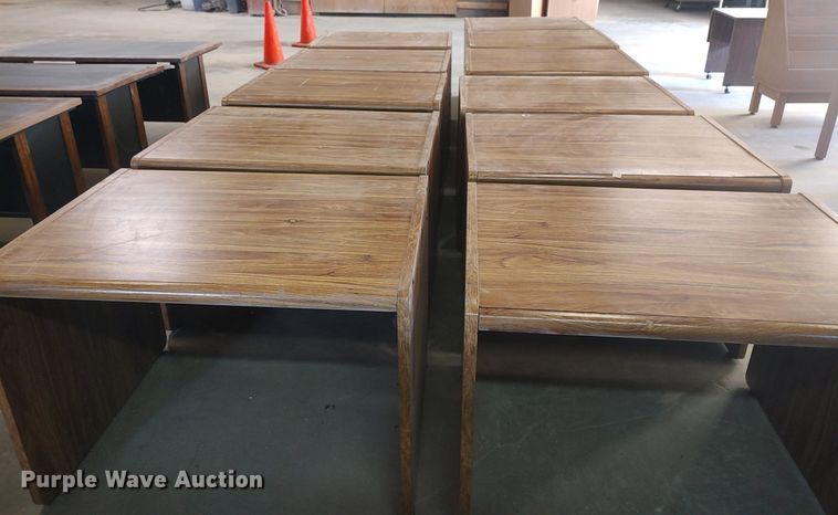 image for item LG9745 (11) desks