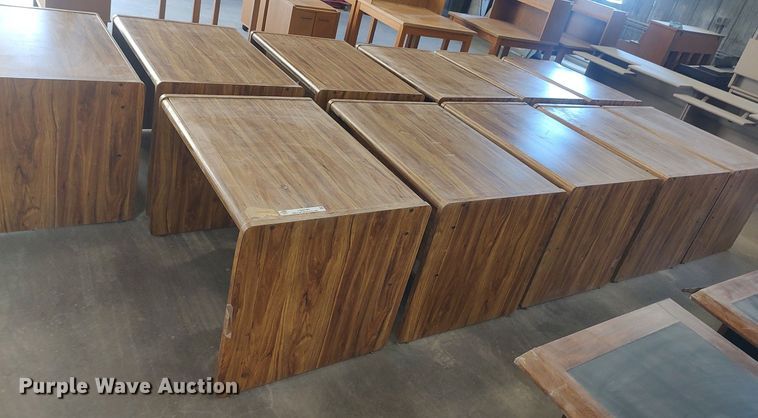 image for item LG9745 (11) desks