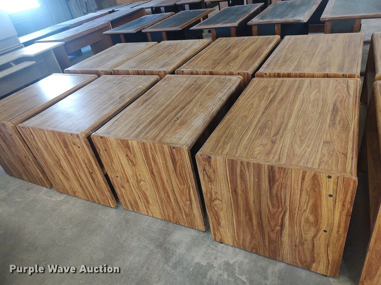 image for item LG9745 (11) desks