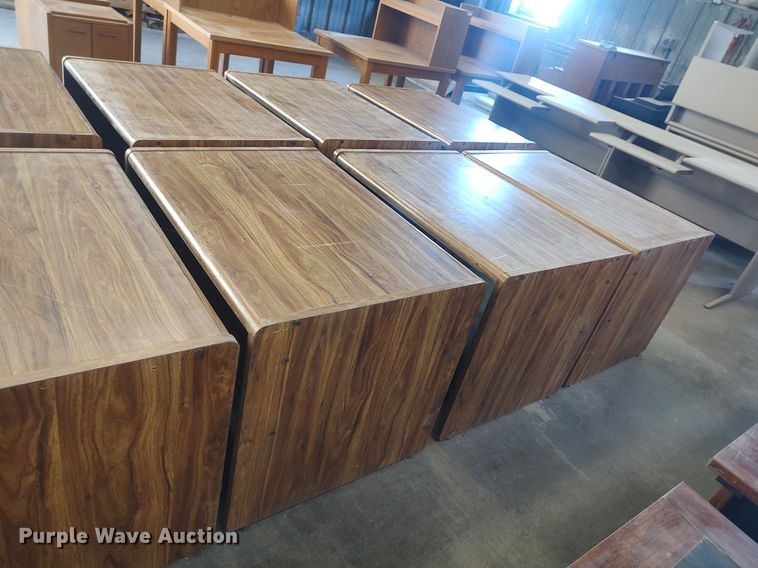 image for item LG9745 (11) desks