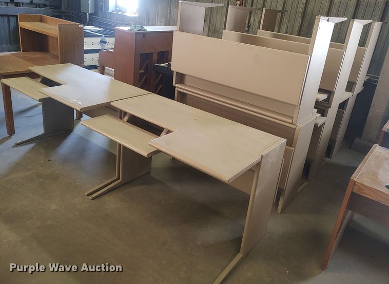 image for item LG9746 (8) desks