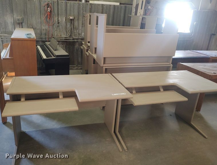 image for item LG9746 (8) desks