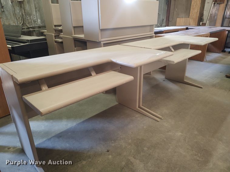 image for item LG9746 (8) desks