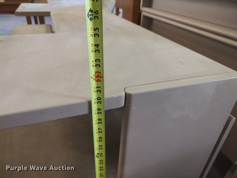 image for item LG9746 (8) desks