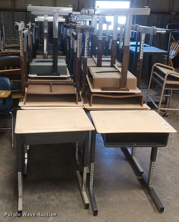 image for item LG9749 (30) desks