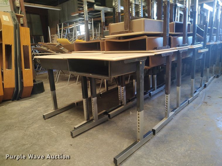 image for item LG9749 (30) desks