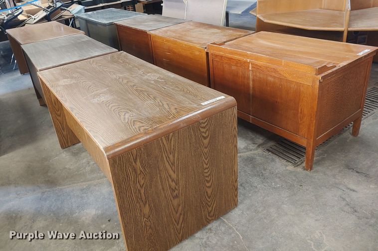 image for item LG9752 (7) desks