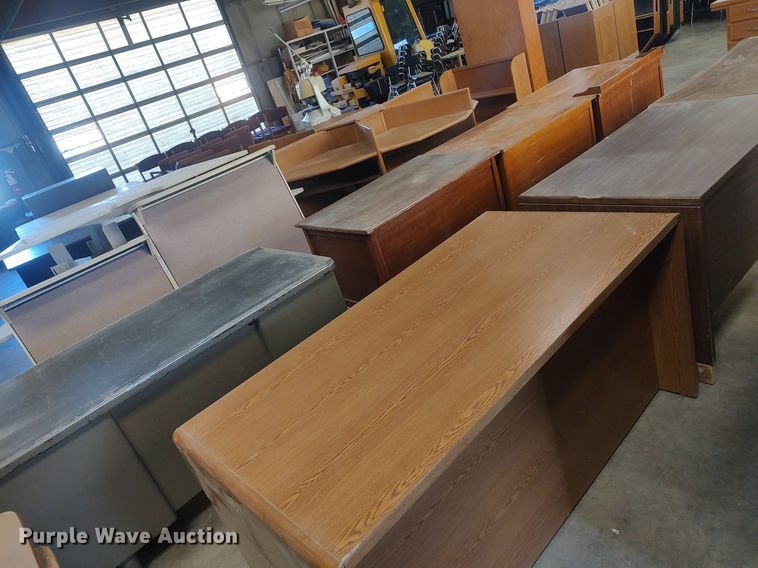 image for item LG9752 (7) desks