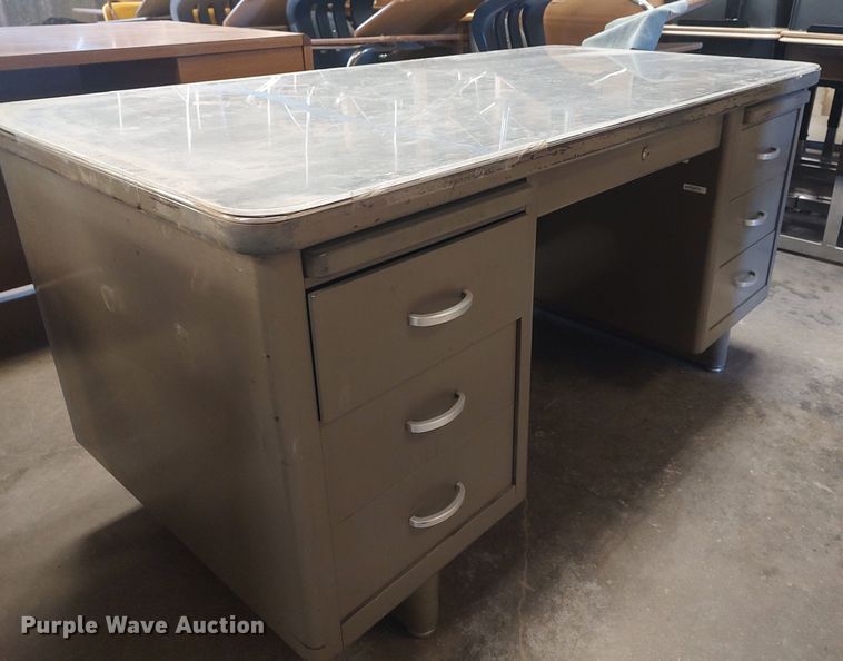 image for item LG9752 (7) desks