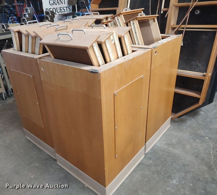 image for item LG9755 (3) laboratory work stations