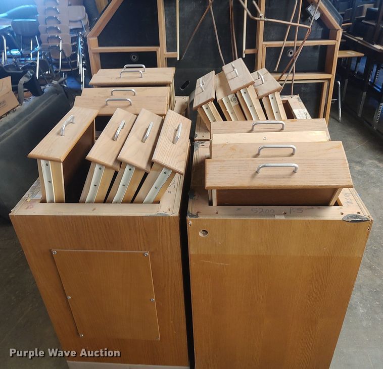 image for item LG9755 (3) laboratory work stations