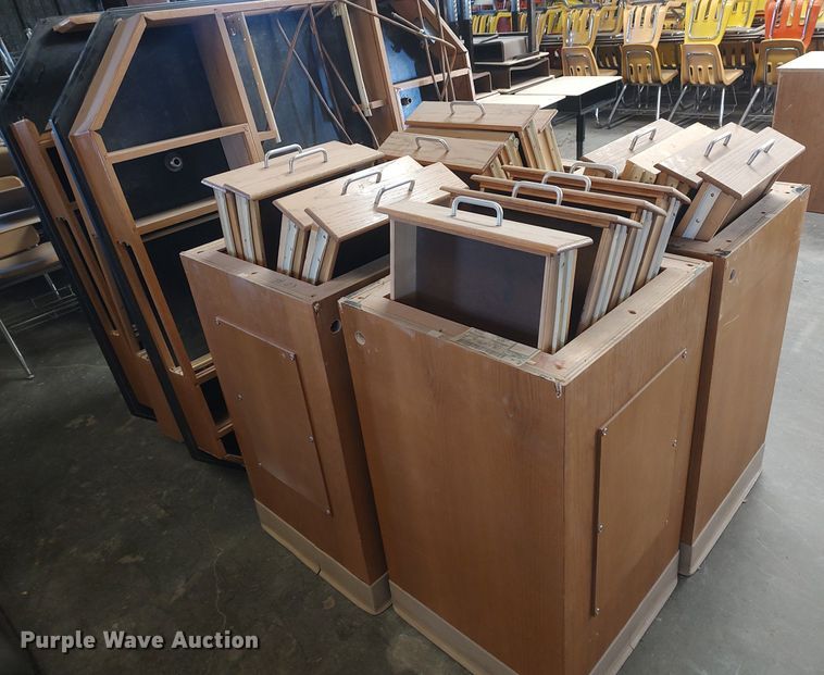 image for item LG9755 (3) laboratory work stations