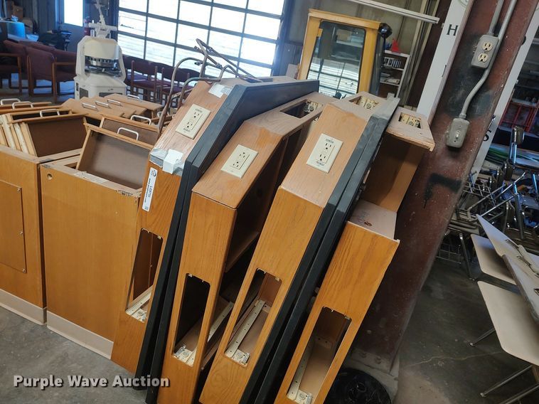 image for item LG9755 (3) laboratory work stations