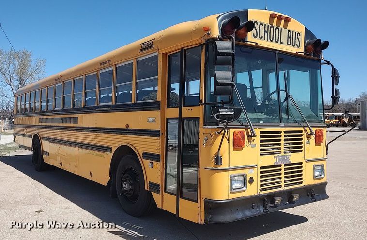 image for item LG9759 2000 Thomas Built Saf-T-Liner  school bus