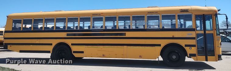 image for item LG9759 2000 Thomas Built Saf-T-Liner  school bus
