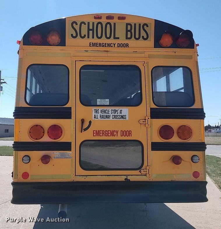 image for item LG9759 2000 Thomas Built Saf-T-Liner  school bus