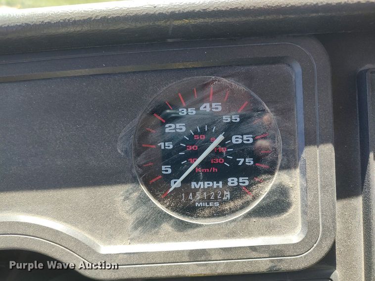 image for item LG9759 2000 Thomas Built Saf-T-Liner  school bus