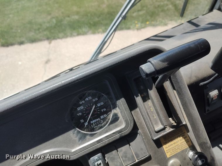 image for item LG9759 2000 Thomas Built Saf-T-Liner  school bus