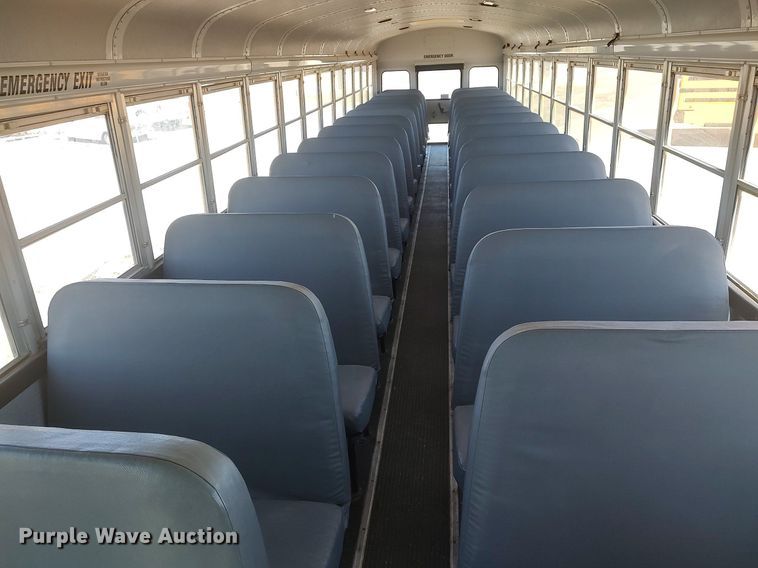 image for item LG9759 2000 Thomas Built Saf-T-Liner  school bus