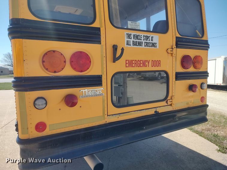 image for item LG9759 2000 Thomas Built Saf-T-Liner  school bus