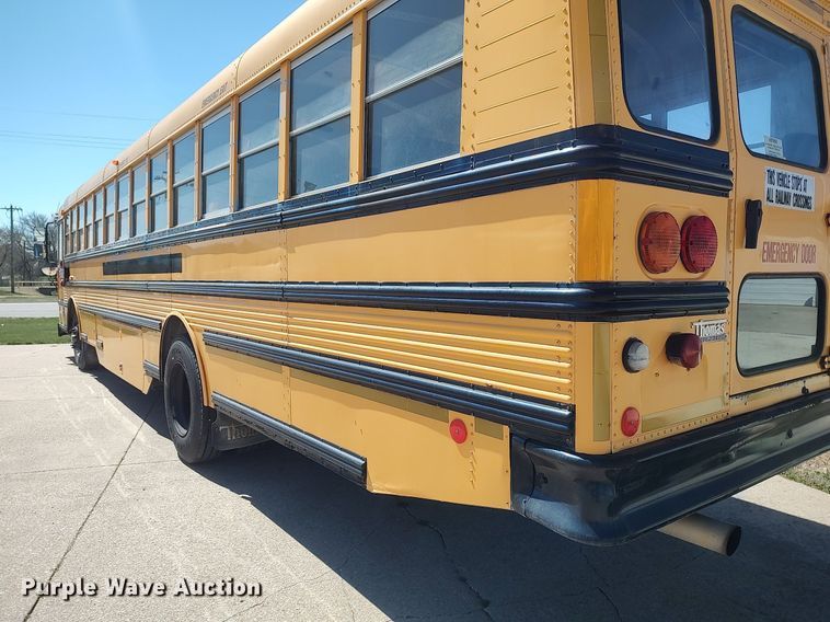 image for item LG9759 2000 Thomas Built Saf-T-Liner  school bus