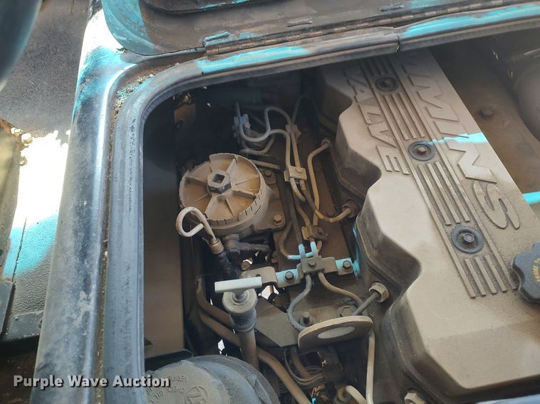 image for item LG9759 2000 Thomas Built Saf-T-Liner  school bus