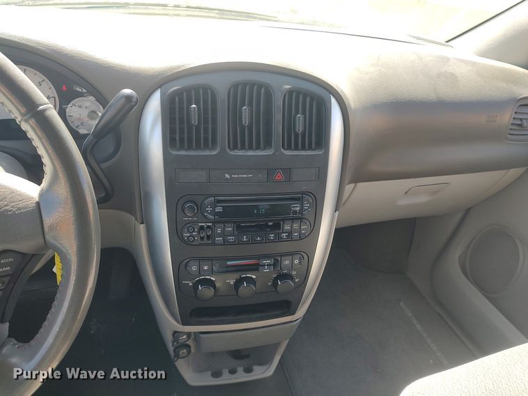 image for item LG9760 2006 Chrysler Town & Country  van