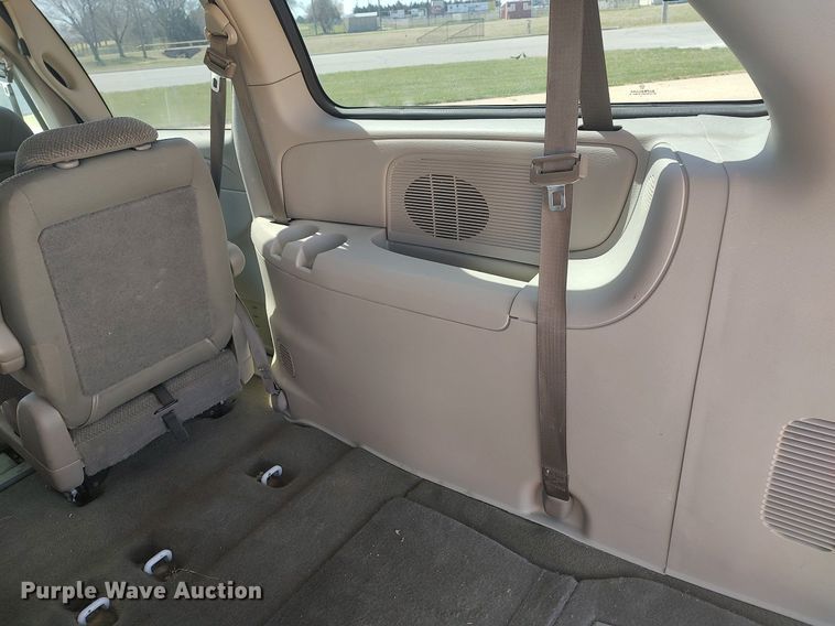 image for item LG9760 2006 Chrysler Town & Country  van