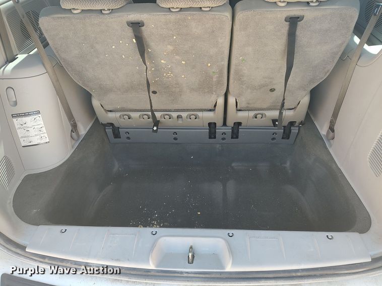 image for item LG9760 2006 Chrysler Town & Country  van