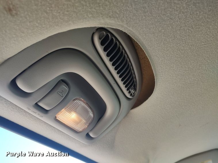 image for item LG9760 2006 Chrysler Town & Country  van