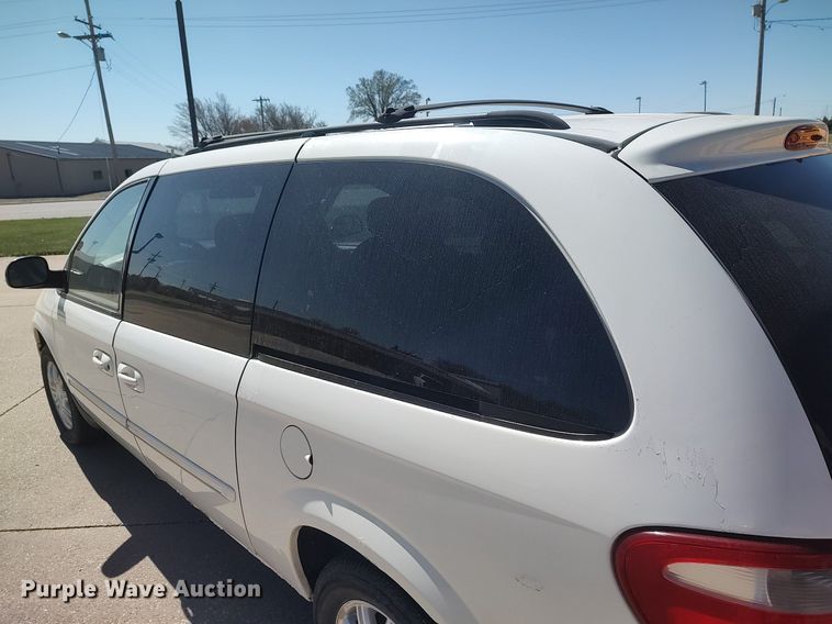 image for item LG9760 2006 Chrysler Town & Country  van